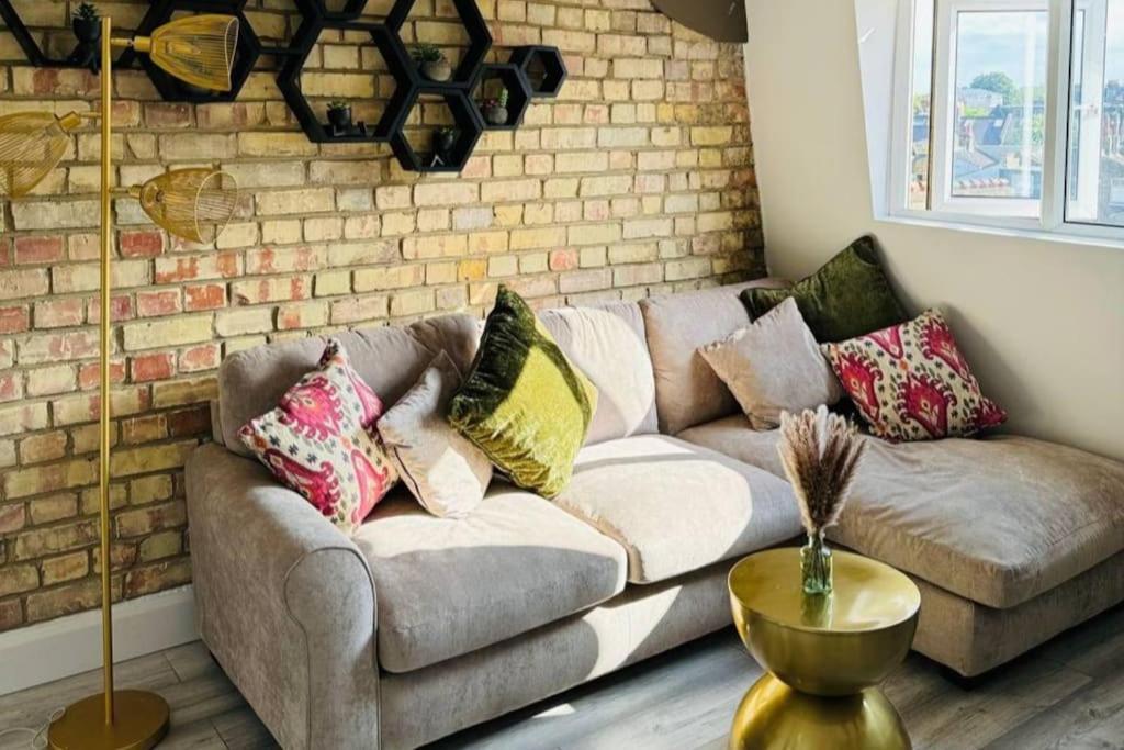 Stylish Two-Story London Retreat Διαμέρισμα Εξωτερικό φωτογραφία